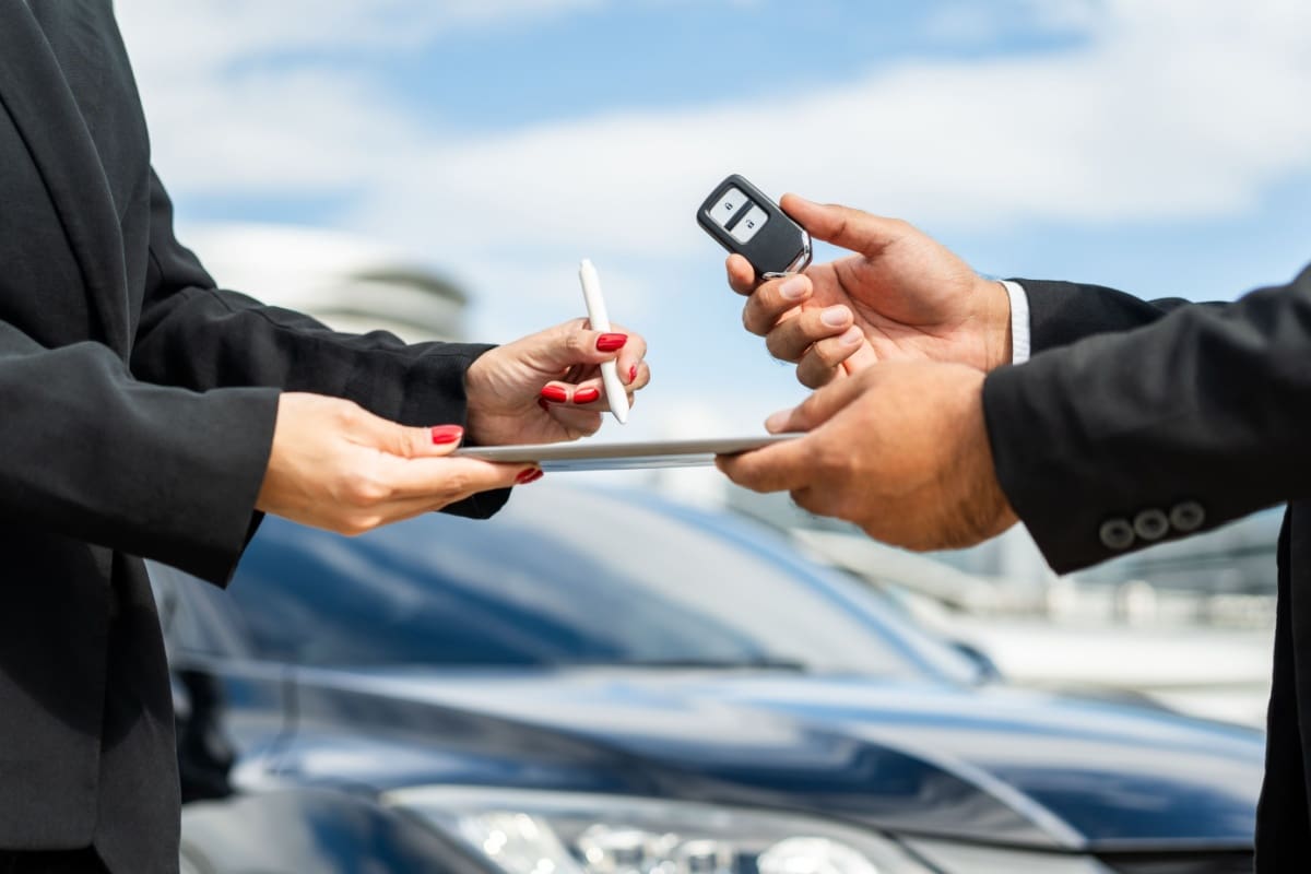 Customer renting a car in Missouri